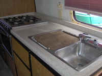 New Countertop 1.jpg (1343987 bytes)